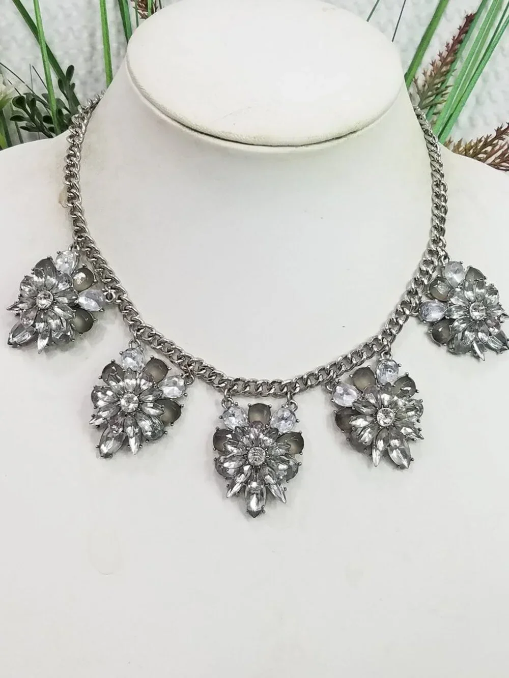Clear White & Smoky Gray Crystal Floral Silver Tone Tile Bib Choker Necklace